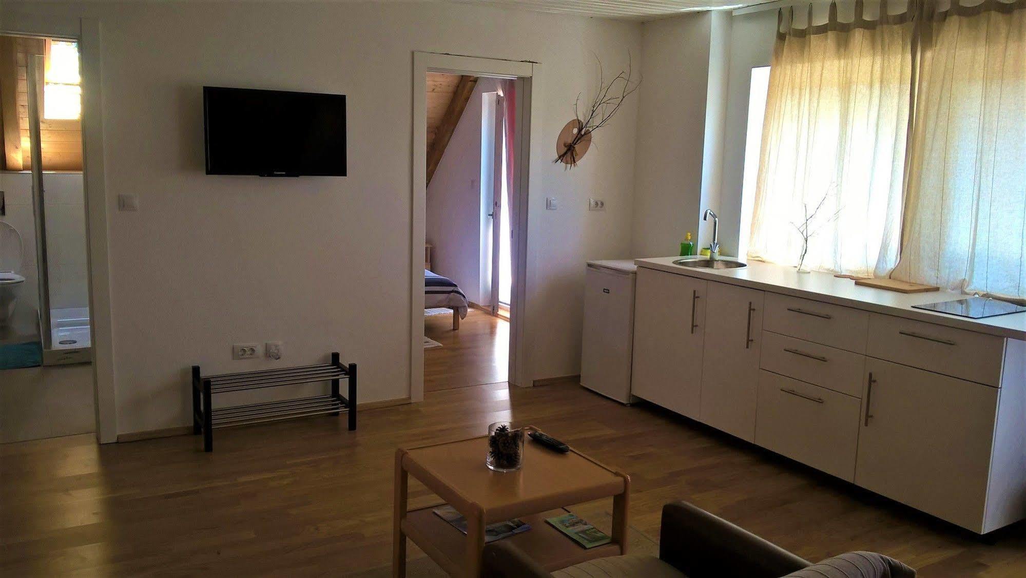 Plitvička Jezera Guesthouse Bor Plitvice Lakes מראה חיצוני תמונה