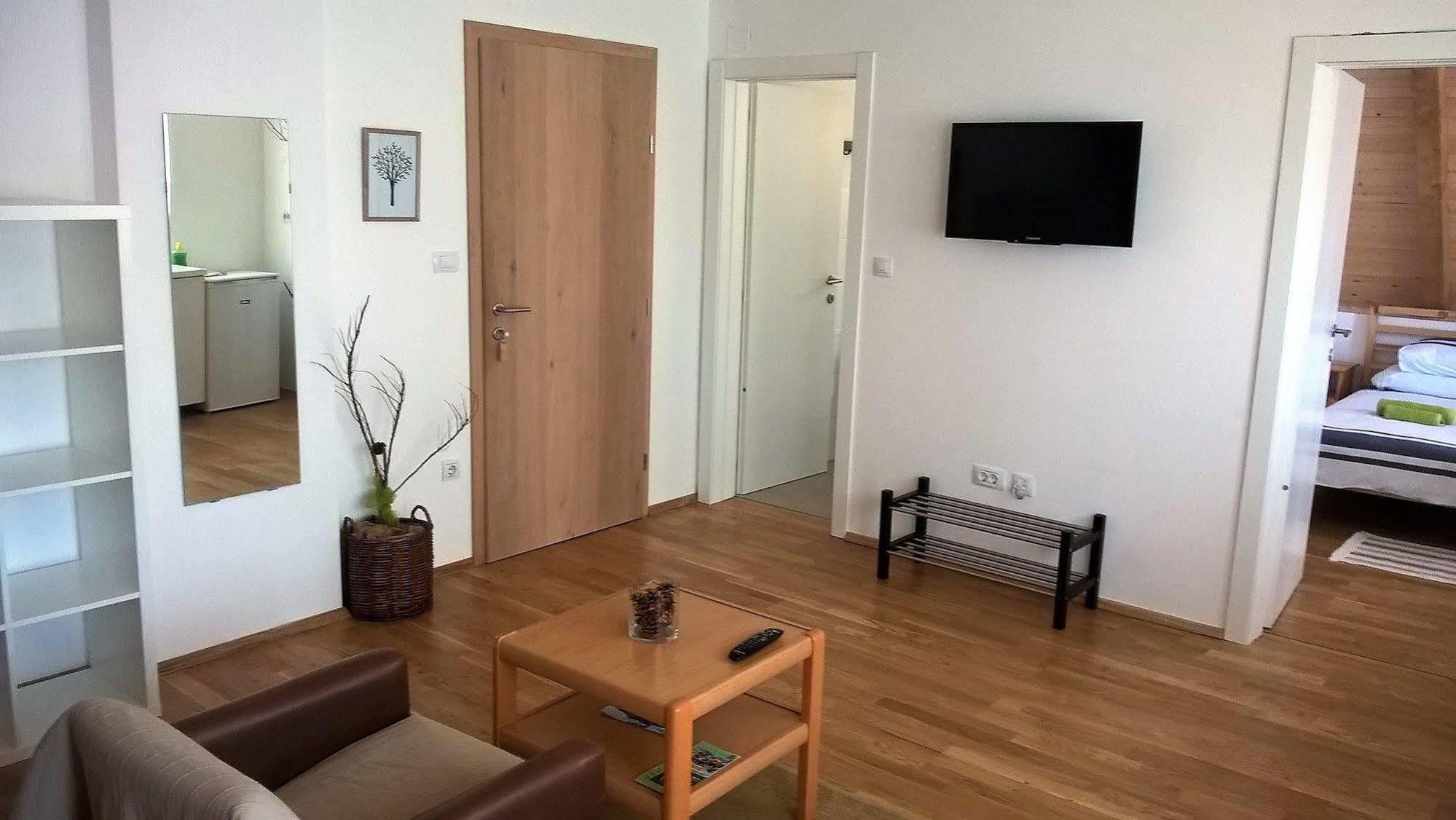 Plitvička Jezera Guesthouse Bor Plitvice Lakes מראה חיצוני תמונה